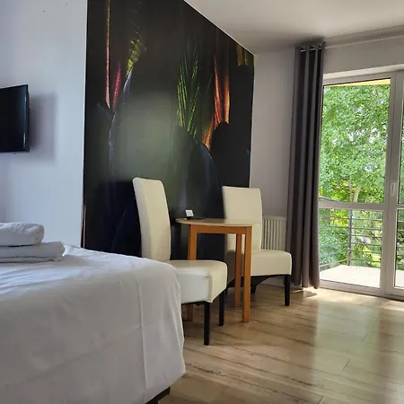 Goscinne Akwatel * ياستارنيا