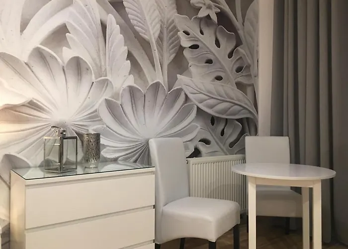 Goscinne Akwatel ياستارنيا