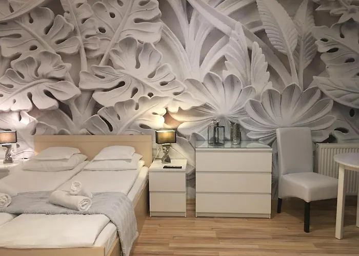 Goscinne Akwatel ياستارنيا