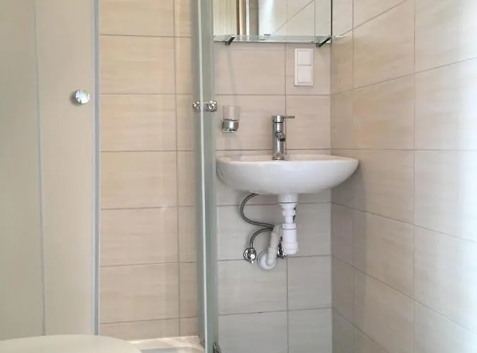 Goscinne Akwatel Проживание в семье