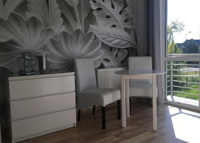 Goscinne Akwatel ياستارنيا