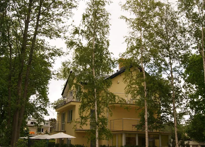 Goscinne Akwatel * ياستارنيا